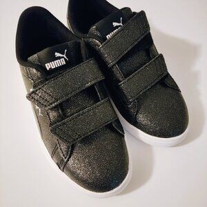 NEW Girls puma shoes